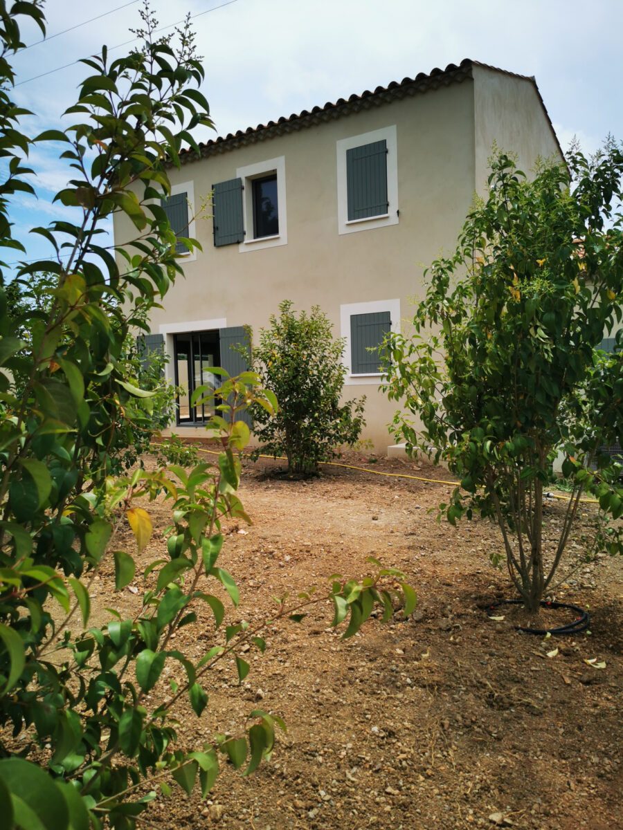 VIC LA GARDIOLE VILLA NEUVE T5 AVEC GARAGE ET JARDIN